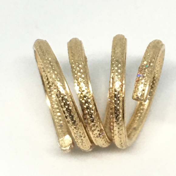A Gold Spiral Rings - Picture 8 of 8